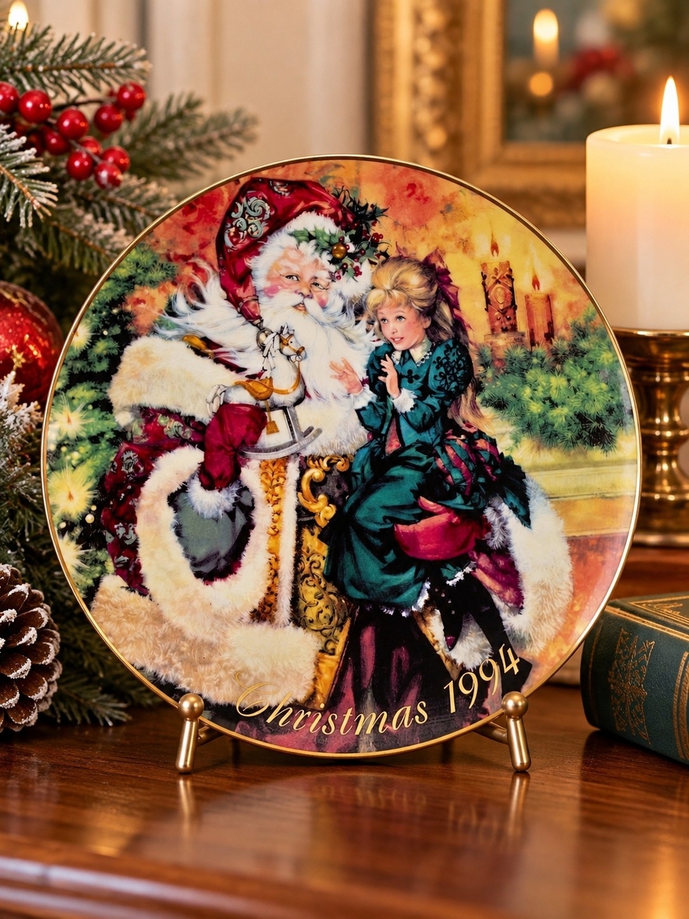 Avon The Wonder of Christmas 1994 Santa Collector Plate 22K Gold Porcelain